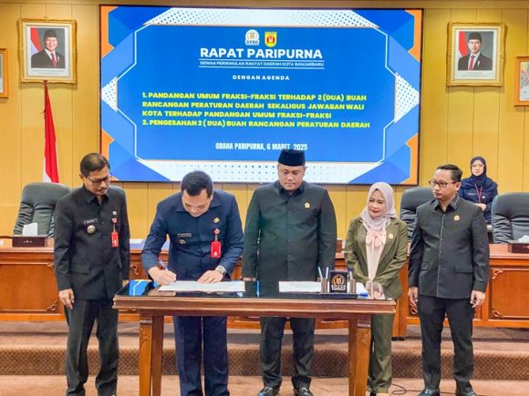 Dua Buah Raperda Kota Banjarbaru DIsetujui 8 Fraksi DPRD, Wali Kota Aditya Uraikan Nilai Aset Pemerintah.