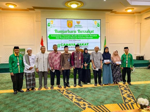Program Pimpinan Berzakat Banjarbaru, Sebanyak 1.500 Mustahik Terima Bantuan Secara Simbolis