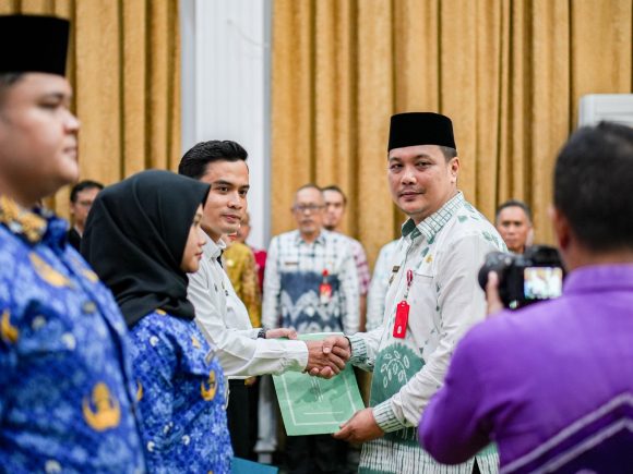 Pelantikan PNS dan PPPK, Aditya : Tingkatkan Kinerja dan Jaga Nama Baik Pemerintah Kota Banjarbaru