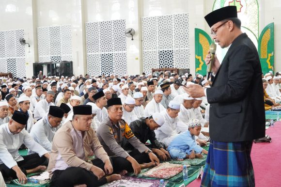 Shalat Idul Fitri di Masjid Agung, Pj. Wali Kota Banjarbaru Sampaikan Pesan