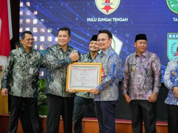 Wamen PANRB berikan Penghargaan kepada Pemko Banjarbaru