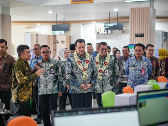 Pemkot Banjarbaru Terima Kunjungan Wamen PANRB, MPP Tuai Apresiasi Tinggi.