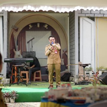 Pj. Wali Kota Subhan saat menyampaikan sambutan - foto: Oriz Subhan Apresiasi Tim Pelaksana Kegiatan Peringatan Hari Jadi ke-26 Banjarbaru