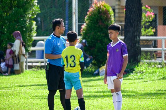 27 Tim SD di Banjarbaru Bertanding di Turnamen Sepak Bola Mini Piala KKG PJOK U-12 Cup 1