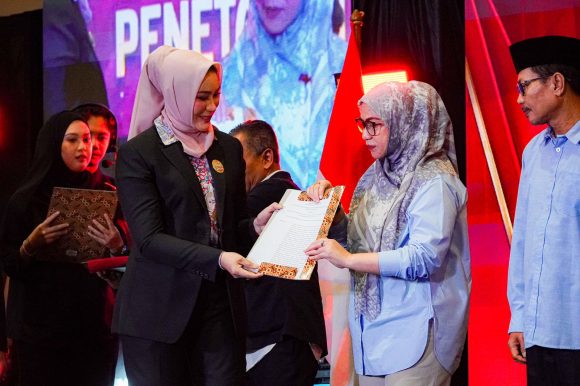 Lisa – Wartono Resmi Terpilih sebagai Wali Kota dan Wakil Wali Kota Banjarbaru