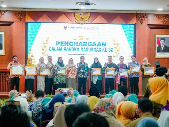 Peringatan HARGANAS ke-32 Tingkat Provinsi Kalsel, Banjarbaru Terima Penghargaan