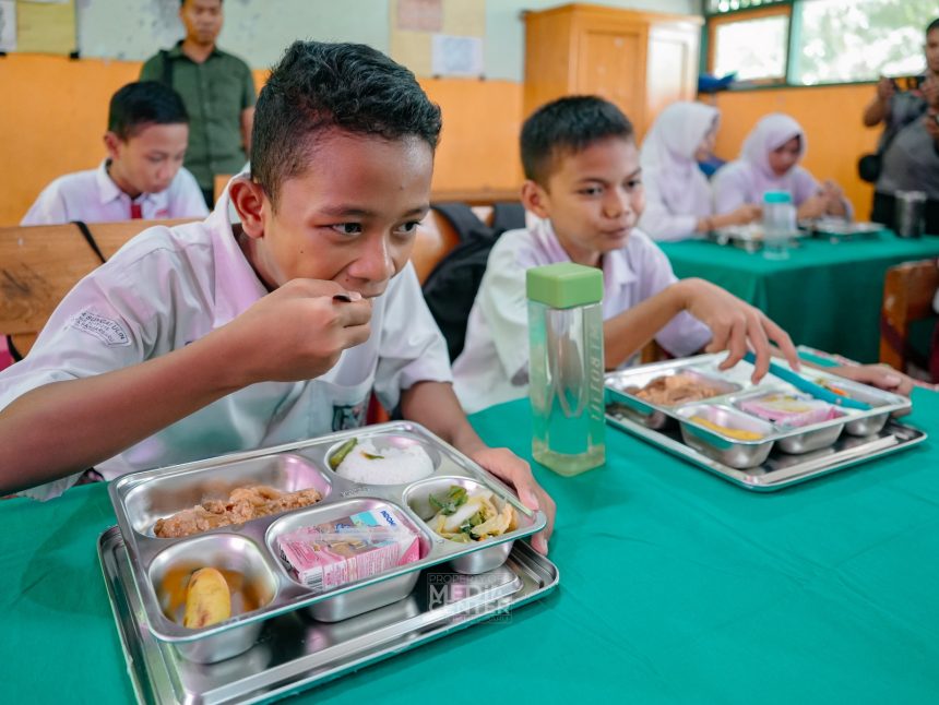 Banjarbaru Resmi Mulai Program Nasional Makan Bergizi Gratis
