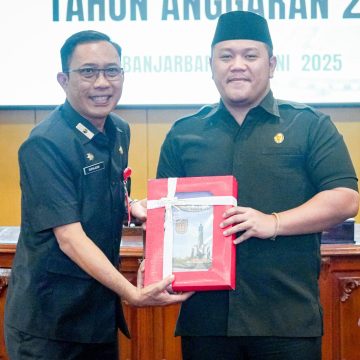 Rapat Paripurna DPRD Kota Banjarbaru Bahas Penyampaian KUPA PPAS Tahun Anggaran 2025