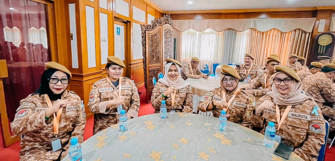 Hari Ketiga Retret, Erna Lisa Simak Arahan Sejumlah Menteri