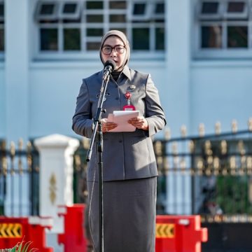 Semangat Baru! Wali Kota Hj. Erna Lisa Halaby Tegaskan Komitmen Pelayanan Publik di Apel Gabungan