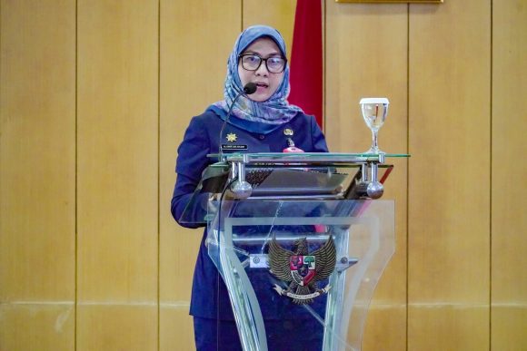 Wali Kota Erna Lisa Tanggapi Pandangan Umum Fraksi