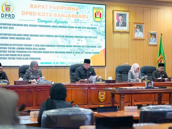 DPRD Banjarbaru Resmi Sahkan 3 Raperda Strategis untuk Perlindungan Produk Halal, Pengelolaan Aset, dan Pemakaman