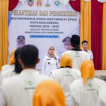 Wali Kota Banjarbaru Resmi Lantik Pengurus IPSM 2025-2030, Apresiasi Peran Pekerja Sosial Masyarakat