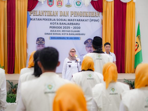 Wali Kota Banjarbaru Resmi Lantik Pengurus IPSM 2025-2030, Apresiasi Peran Pekerja Sosial Masyarakat
