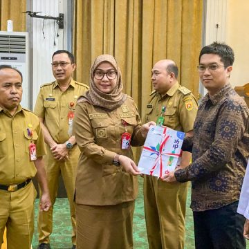 Rakor SKPD dan Gebrakan Literasi, Wali Kota Banjarbaru Serahkan Bantuan Buku untuk 5 Perpustakaan Sekaligus