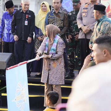 Suara Gong jadi tanda dimulainya Pawai Budaya Banjarbaru