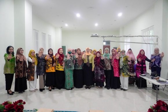 Perkuat Peran Lembaga penyedia Layanan Pemberdayaan Perempuan (LPLPP), Banjarbaru Siapkan Tenaga Konseling Awal Tangguh (Psychological First Aid /PFA) untuk Perempuan