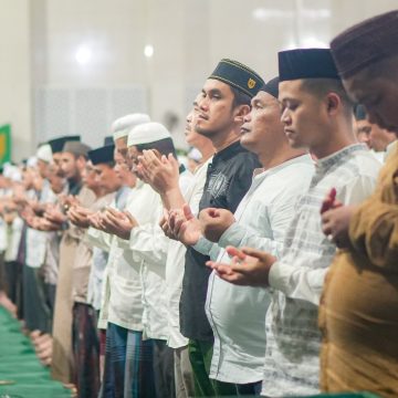 Warga Banjarbaru Gelar Salat Gaib untuk Korban Unjuk Rasa