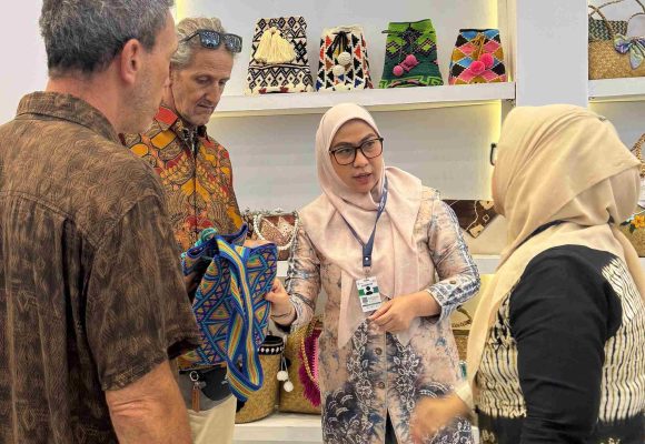 Wali Kota Lisa Beri Dukungan Penuh untuk UMKM Banjarbaru di Trade Expo Indonesia 2025