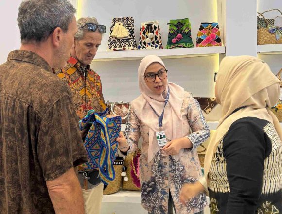 Wali Kota Lisa Beri Dukungan Penuh untuk UMKM Banjarbaru di Trade Expo Indonesia 2025