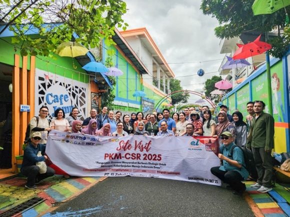 Peserta Konferensi PKM-CSR 2025 Kunjungi Kampung Pejabat Banjarbaru, Pelajari Inovasi Jamu Lokal Berbasis Ekologis