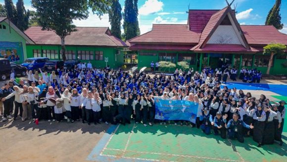 DKP3 Kota Banjarbaru Ajak Siswi Gemar Makan Ikan Untuk Wujudkan Generasi Emas.