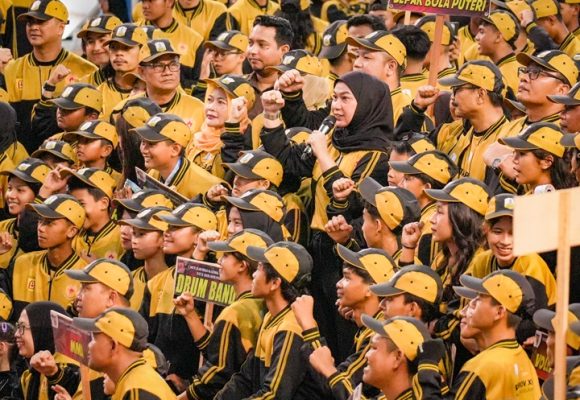 Wali Kota Lisa Resmi Lepas 55 Kontingen PORPROV XII Berlaga di Kabupaten Tanah Laut