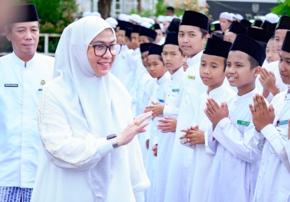 Wali Kota Lisa: Santri Harus Jadi Pelaku Sejarah Baru, Bukan Sekadar Penonton