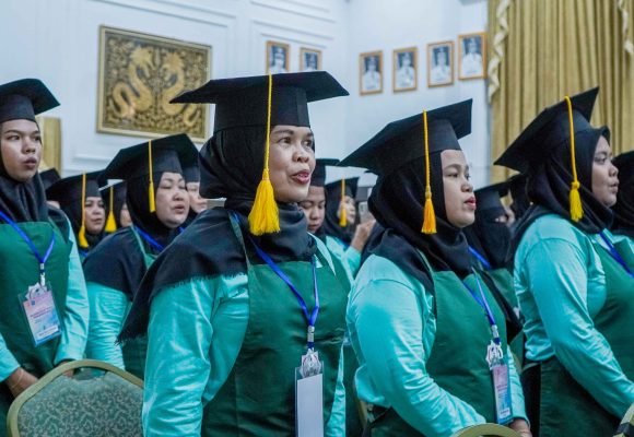 Perempuan Banjarbaru Menuju Kemandirian, Wisuda Life Skill Massage dan Bekam.