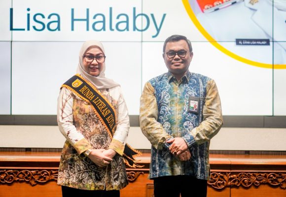 Erna Lisa Halaby Disematkan sebagai Bunda Literasi Banjarbaru, Ajak Masyarakat Hidupkan Budaya Membaca