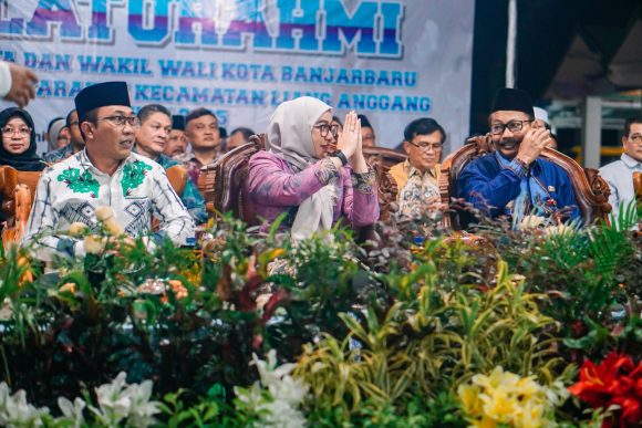 Lisa-Wartono Sambangi Warga Liang Anggang