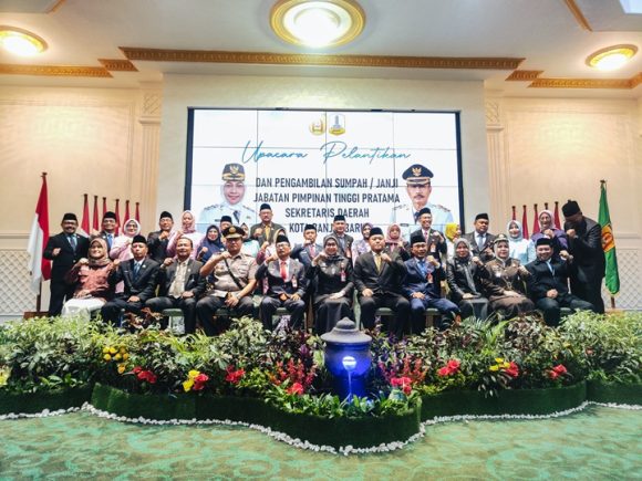 Penguatan Struktur Pemerintahan, Wali Kota Lisa Resmi Lantik Sekda dan Sejumlah Pejabat Pimpinan Tinggi Pratama, Berikut Daftar Namanya.