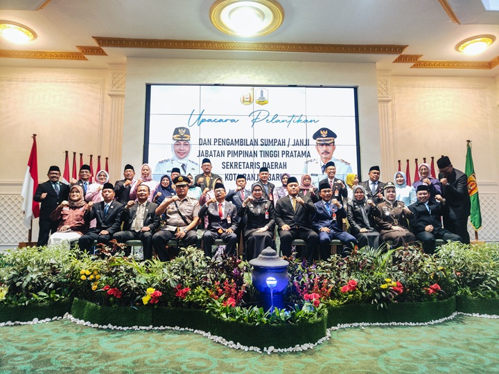 IMG_20251103_100414 Penguatan Struktur Pemerintahan, Wali Kota Lisa Resmi Lantik Sekda dan Sejumlah Pejabat Pimpinan Tinggi Pratama, Berikut Daftar Namanya.