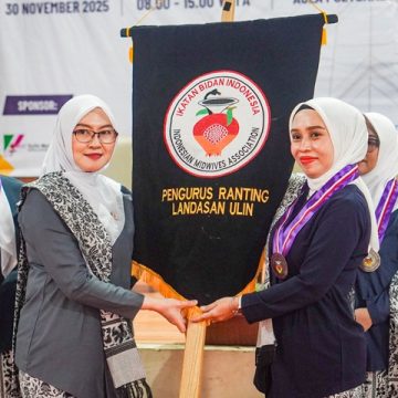 Manager Bidan Delima dan Ketua Ranting se-Kota Banjarbaru Dilantik, Teguhkan Peran Bidan Dalam Kesehatan Mental Ibu-Anak.