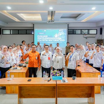 WhatsApp Image 2025-11-26 at 14.58.24 Tingkatkan Kualitas Data Banjarbaru, Evaluasi Statistik Sektoral 2025 Digelar