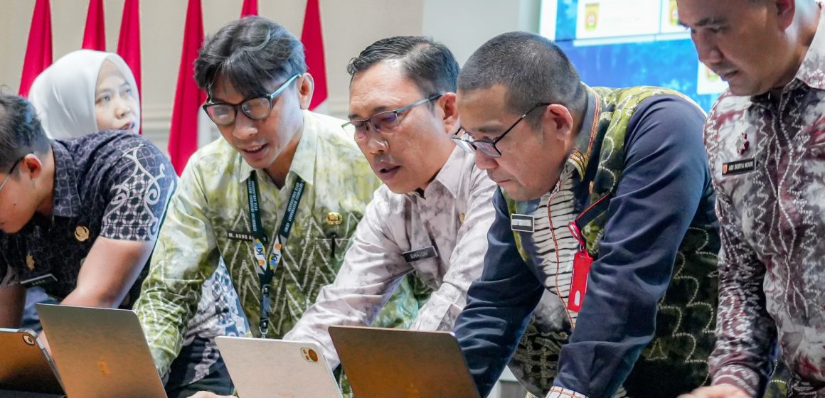 WhatsApp Image 2025-11-27 at 10.58.38 AM 5 Perkuat Transformasi Digital, Diskominfo Banjarbaru Gelar Sosialisasi Sertifikat Elektronik