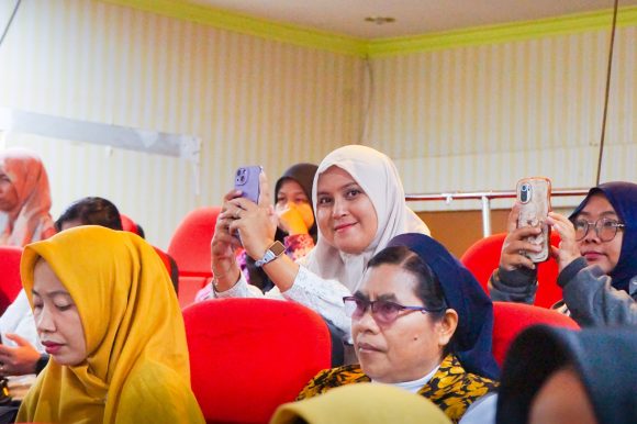 Banjarbaru Sosialisasikan SP4N-LAPOR! dan 112 ke Guru TK