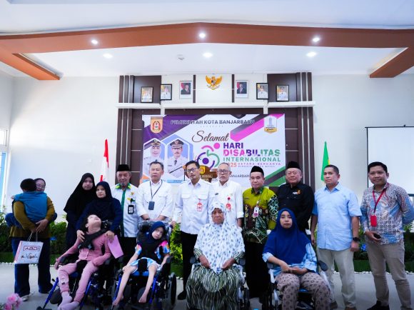 Penyerahan Bantuan dalam Peringatan Hari Disabilitas Internasional 2025