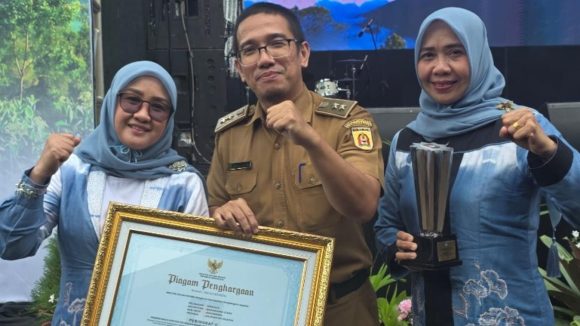 Kelurahan Mentaos Kembali Menggema Dikancah Nasional, Raih Juara II Desa dan Keluraham Award 2025