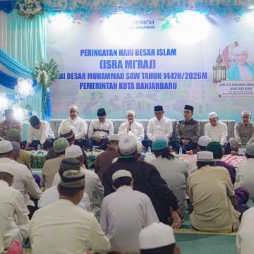 Peringatan Isra Miraj di Masjid Agung Al-Munawwarah Banjarbaru: Membangun Insan Berkualitas Melalui Kebersihan Hati