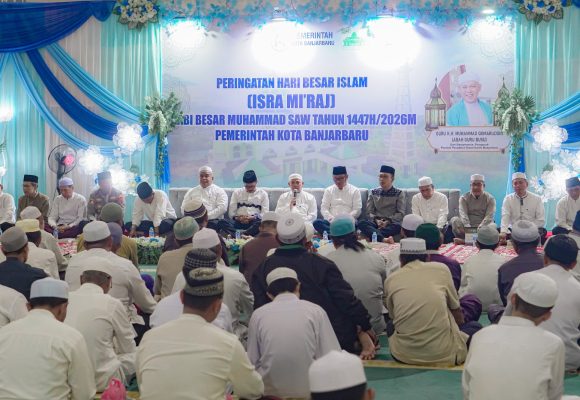 Peringatan Isra Miraj di Masjid Agung Al-Munawwarah Banjarbaru: Membangun Insan Berkualitas Melalui Kebersihan Hati
