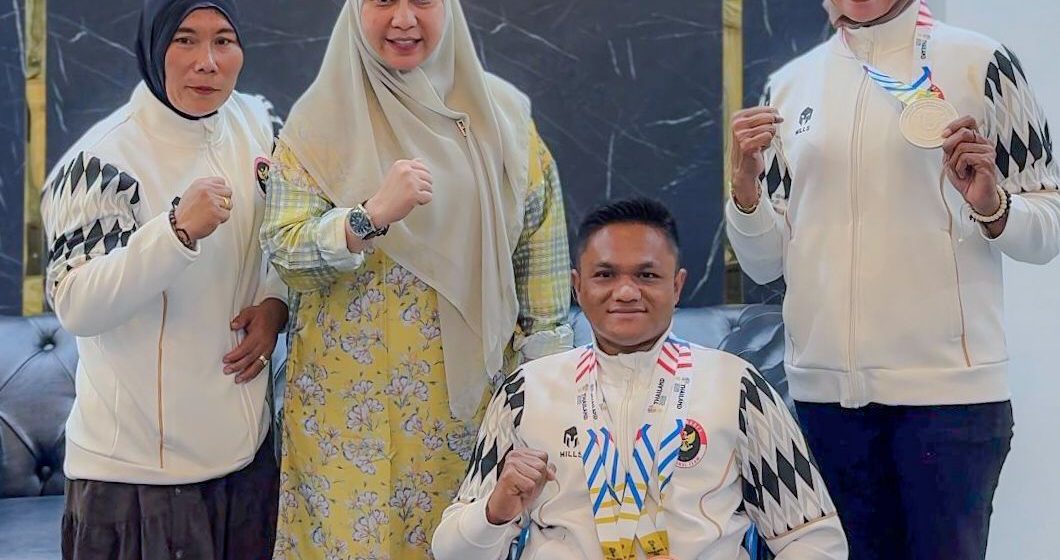 Penuh Haru dan Bangga, Wali Kota Lisa Sambut Tiga Pahlawan Paralimpik Banjarbaru di Kediaman.