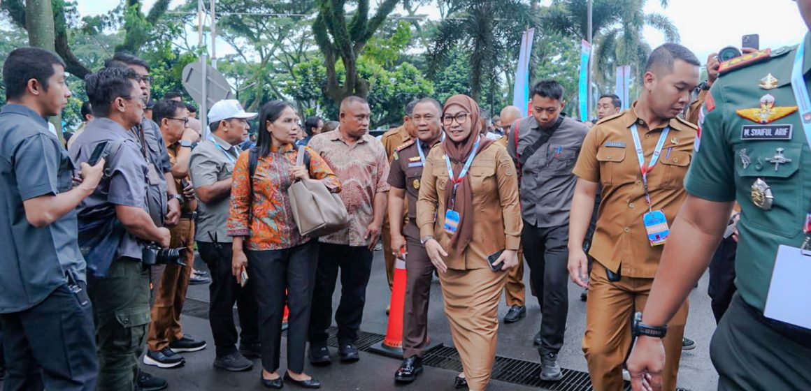 ece2ed98-9087-4bdc-8bcc-84a777e6262b Wali Kota Lisa Bawa Komitmen Banjarbaru di Rakornas, Selaraskan Program Daerah Dengan Prioritas Presiden.