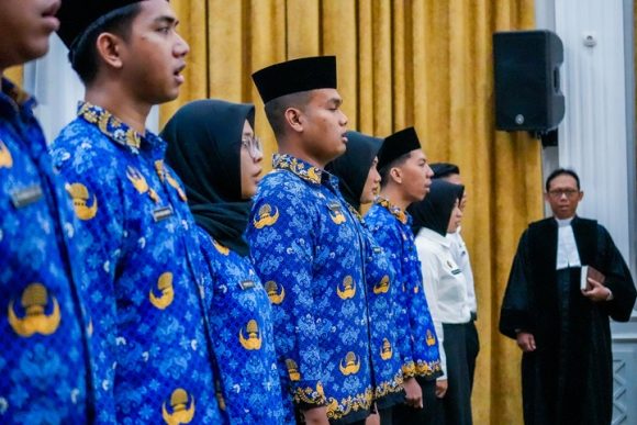 32 ASN Resmi Mengabdi, Sekda Sirajoni Inginkan Siap Mencurahkan Tenaga dan Etos Kerja Yang Positif