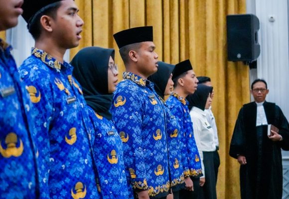 32 ASN Resmi Mengabdi, Sekda Sirajoni Inginkan Siap Mencurahkan Tenaga dan Etos Kerja Yang Positif