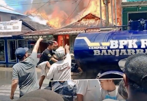 Cegah Musibah Kebakaran Sejak Dini, Wali Kota Lisa Ajak Warga Agar Lebih Hati-Hati Gunakan Peralatan Rumah.