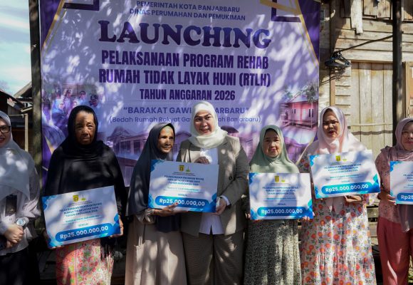 Luncurkan Program RTLH di Cempaka, Wali Kota Ingatkan Warga Waspada Bahaya Kebakaran