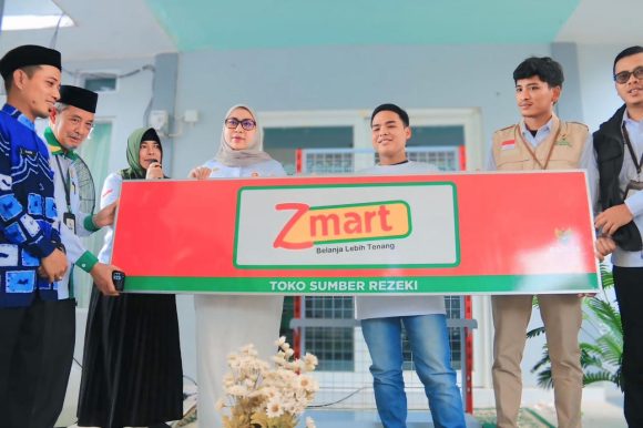 BAZNAS Banjarbaru Gaspol Perkuat Ekonomi Rakyat, Wali Kota Lisa Serahkan Bantuan Warung “ZMART” 2026