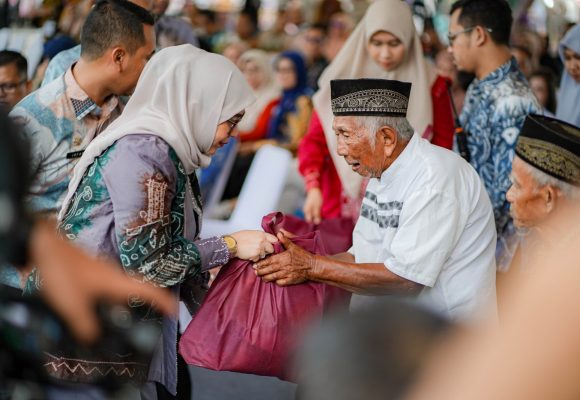 Wali Kota Banjarbaru Buka Expo dan Job Fair 2026, Sediakan 1.553 Lowongan dan Salurkan 550 Paket Sembako