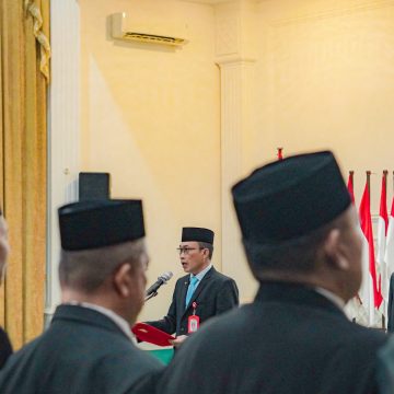 Perkuat Pelayanan Publik, 102 Pejabat Fungsional Pemkot Banjarbaru Resmi Dilantik